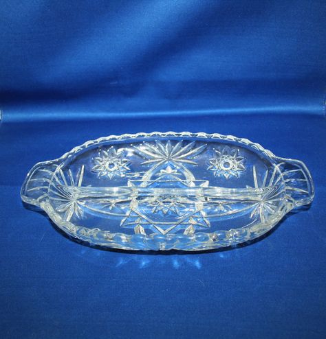 Anchor Hocking Glassware, Vintage Tv Trays, Crystal Glassware Antiques, Vintage Pyrex Patterns, Vintage Dishes Antiques, Antiques Value, Vintage Glassware Antiques, Relish Tray, Vintage Dishware