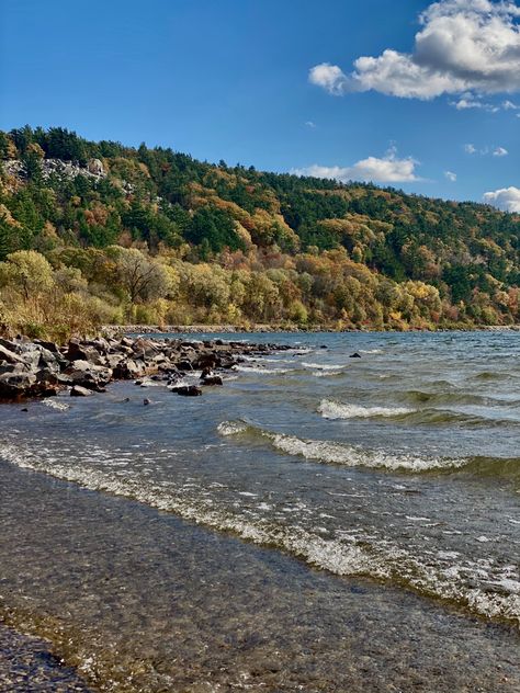 #fall #travel #photography #wisconsin #devilslake #weather #tree Fall In Wisconsin, Goal Asthetic, Devils Lake Wisconsin, Wisconsin Aesthetic, Wisconsin Northwoods, Wisconsin Nature, Midwest Fall, Wisconsin Homes, Wisconsin Photography