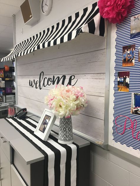 DIY Classroom Awning - Cookbooks and Cakestands Diy Awning, Fabric Awning, Classroom Makeover, Classroom Expectations, Elementary Classroom Decor, French Classroom, Classroom Decor Themes, Book Cafe, Diy Classroom