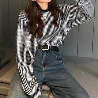 Melon Juice, Fesyen Islam, Girls Winter Fashion, Striped Sweatshirt, Girl Fashion Style, Hipster Outfits, Grunge Look, Striped T Shirt, Mode Inspo