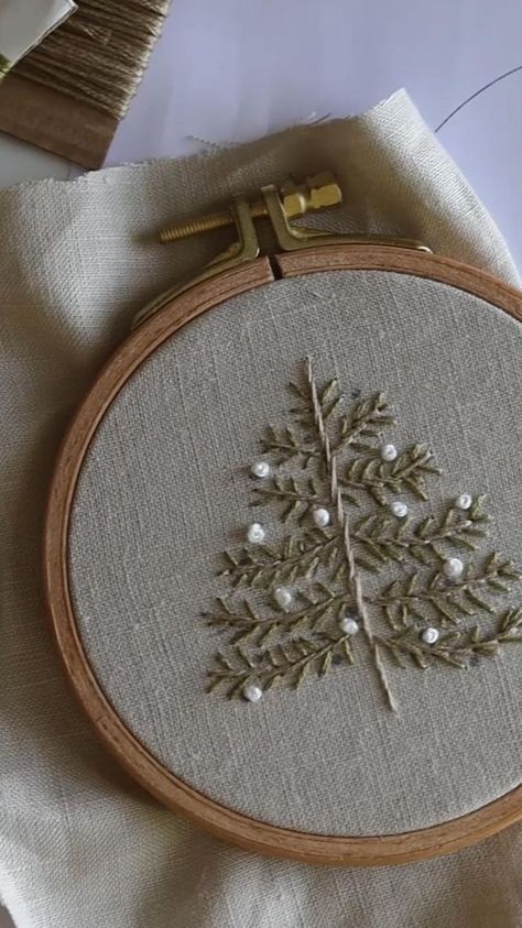 Christmas tree embroidery | Christmas embroidery patterns, Embroidery and stitching, Hand embroidery stitches Christmas Tree Embroidery, Tree Embroidery, Embroidery Lessons, Christmas Embroidery Patterns, Embroidered Christmas, Basic Embroidery Stitches, Handmade Embroidery Designs, Embroidery Stitches Tutorial, Pola Sulam