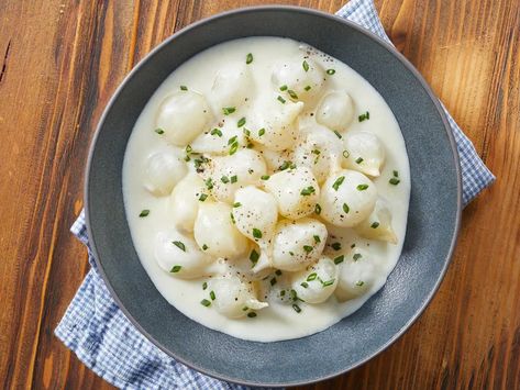 Mom's Traditional Creamed Onions Recipe Recipes With Pearl Onions, Creamed Onions Pearl, Creamed Onions Recipe, Creamed Pearl Onions Recipe, Creamed Pearl Onions, Pearl Onion Recipe, Creamed Onions, 5 Ingredient Dinners, Pearl Onions