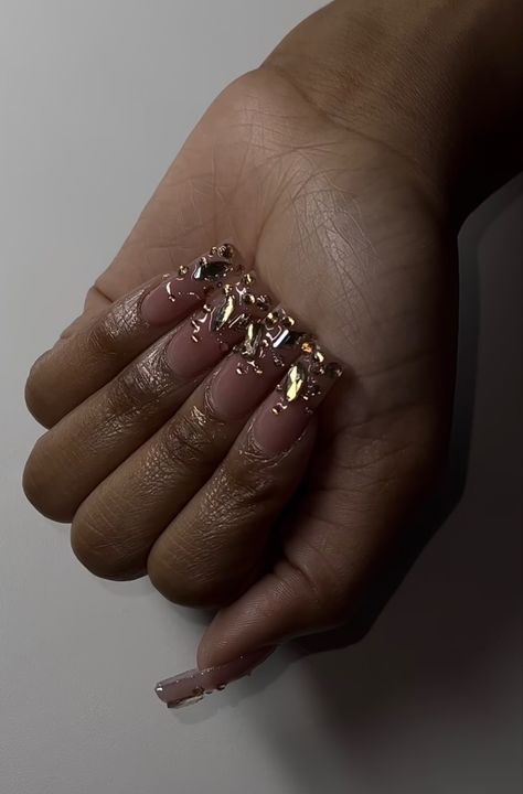 Short Square Bling Nails, French Tip Nails With Stones, Gold Bling Acrylic Nails Short, Short Glam Nails, Pretty Nails Ideas, Birthday Nails Square, Easy Nail Polish, Nails Styles, Designs Nail