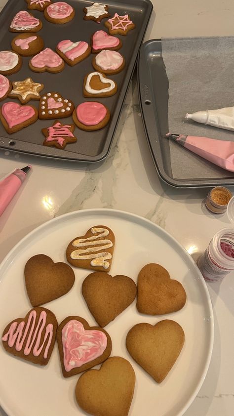 Cute Baking, Think Food, Heart Cookies, Food Obsession, Pretty Food, Food Cravings, Cute Food, Aesthetic Food, Cooking And Baking