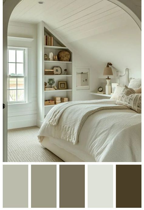 American Classic Bedroom, Cape Cod Bedroom Ideas, Cape House Interior Design, Cape Cod Interiors, Mid Century Beach House, Weathered Wood Furniture, Cape Cod Bedroom, Cape Cod Decor, Lake House Bedroom