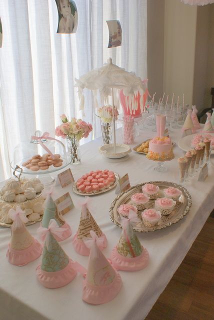 Shabby Chic Pink Party Buffet (love this for a baby shower, minus the little hats and ice cream cones) Barbie Birthday Party Ideas, Buffet Dessert, Shabby Chic Birthday, Shabby Chic Party, Barbie Birthday Party, Arrangement Ideas, Party Buffet, Barbie Birthday, Barbie Party