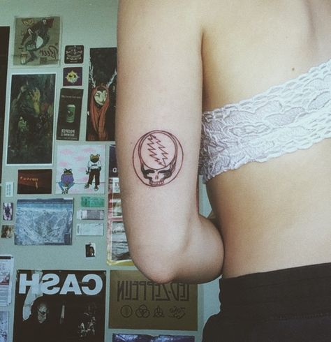 Grateful Dead Tattoo Ideas, Steal Your Face Tattoo, Lulu Tattoo, Grateful Dead Tattoo, Lil Tattoos, Tattoo 2022, 9 Tattoo, Tats Ideas, Dead Tattoo