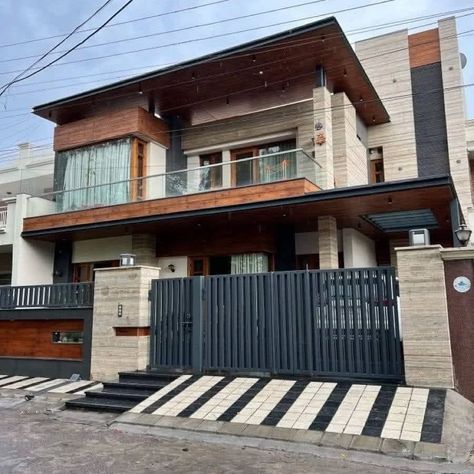 Elevation Designs ✨️👌| Home Design Ideas ✨️🔥🫰 40×60 House Elevation, Villa Front Elevation Design, House Outside Design Modern, 30x60 House Elevation Design, Home Ramp Design, House Ramp Design, Indian House Exterior, Iron Main Gate Design, Villa Concept