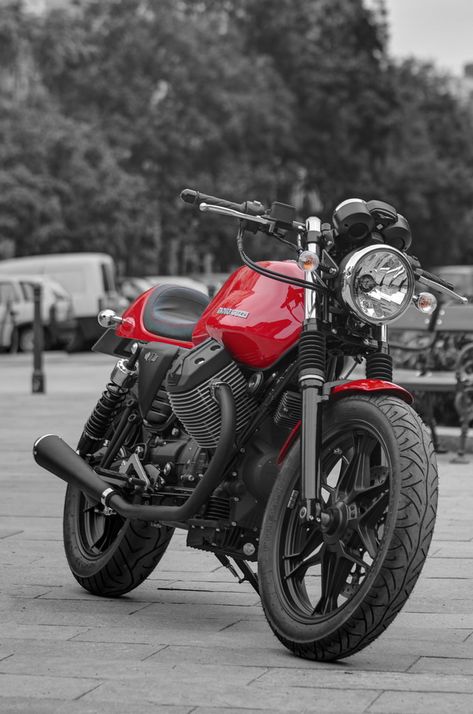 Moto Guzzi V7 Classic | Hungarian custom | Attila Szpisják | Flickr Moto Guzzi V7 Classic, Moto Guzzi V7 Stone, Moto Guzzi California, Moto Guzzi V7, Moto Guzzi Motorcycles, Scrambler Motorcycle, Retro Motorcycle, Motorcycle Types, Car Bike