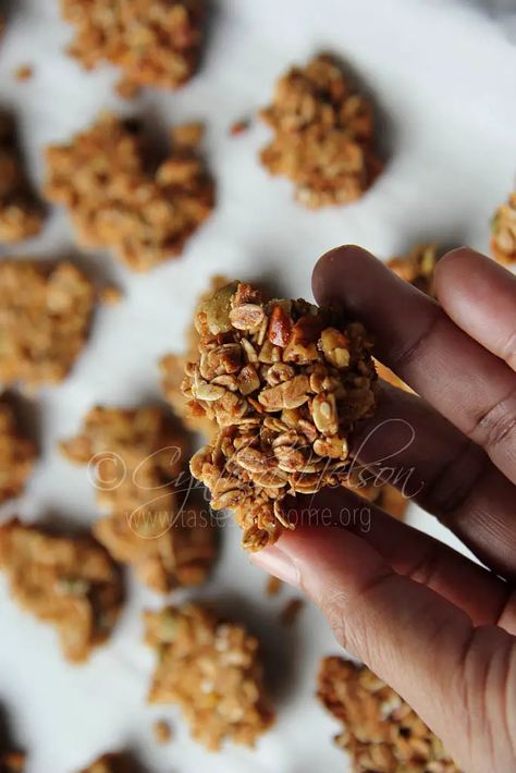 All stuck together Granola Clusters - Stabroek News Oatmeal Clusters, Oat Clusters, Make Granola, Almond Clusters, Vanilla Granola, How To Make Granola, Granola Clusters, Granola Recipe Homemade, Stuck Together