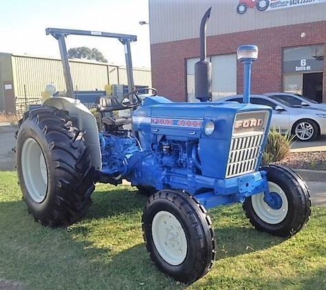 Ford 4000 Tractor, Tractor Pictures, Tractor Idea, Tractor Accessories, Ford Tractor, Classic Tractor, Farm Projects, Farm Stuff, Ford Tractors