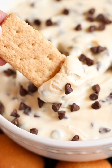 Chocolate Chip Cookie Dough Dip Chocolate Chip Dip Recipe, Chocolate Chip Cookie Dough Dip, Cookie Dough Dip Recipe, Chip Dip Recipes, Chocolate Chip Dip, Egg Chocolate, Edible Cookie Dough Recipe, No Bake Cookie Dough, Cookie Dough Dip