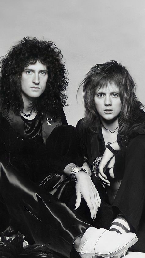 Queen Brian May, Roger Taylor Queen, Queens Wallpaper, Freddy Mercury, Ben Hardy, Queen Photos, Roger Taylor, Queen Pictures, We Will Rock You