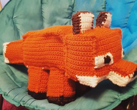 vcrochetcreations on Instagram Crochet Minecraft Pattern Free, Minecraft Crochet Amigurumi, Minecraft Crochet Patterns Free, Crocheted Minecraft Characters, Minecraft Mooshroom Crochet, Minecraft Fox Plush, Minecraft Crochet Patterns, Crochet Fox Stuffed Animal, Plush Crochet Fox