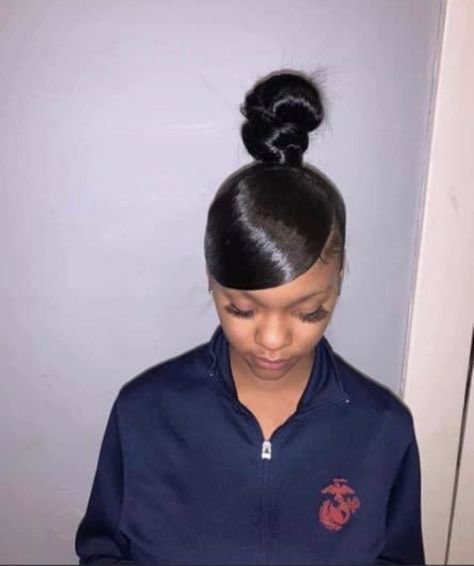 Slick Ponytail, Top Knot Bun, Sleek Ponytail Hairstyles, Knot Bun, Black Ponytail Hairstyles, Quick Natural Hair Styles, Ponytail Bun, Mixed Hair, Flat Iron Hair Styles