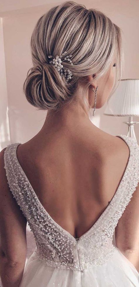 Low Sleek Bun, Hair Plait, Bride Hairstyles Updo, Gorgeous Wedding Hairstyles, Plait Styles, Long Fine Hair, Updo Easy, Chic Updo, Hairstyles Anime