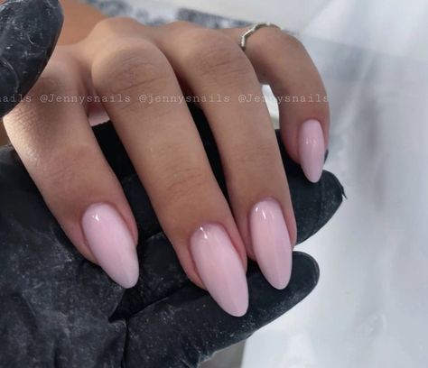 Almond Shaped Nails Natural Color, Almond Nails American Tip, Chic Pink Nails, Almond Nails Milky Pink, Classy Short Almond Nails Ideas, Trendy Almond Acrylic Nails, Off Pink Nails, Best Acrylic Nails Almond, Almond Nail Styles