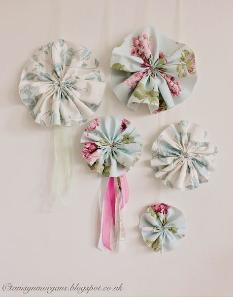 Burning Flowers, Fabric Rosette, Making Fabric Flowers, Thread Up, Handmade Flowers Fabric, Elegant Centerpieces, Mount Pleasant, Fabric Gifts, Diy Fabric