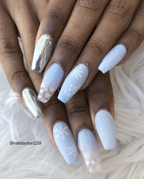 Light Blue Nails With Snowflakes, Edgy Winter Nails, Wintry Nails, Frozen Nail Designs, Cute December Nails, Ice Nails, Frozen Nails, Blue Christmas Nails, Snow Nails