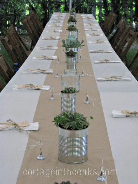 Tin Can Centerpieces, Graduation Open Houses, Deco Champetre, Graduation Party Planning, Tafel Decor, Succulent Centerpieces, Succulent Wreath, Tin Can Crafts, Long Table