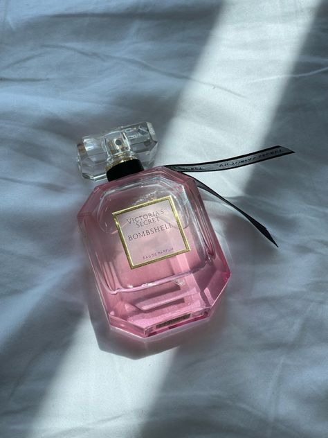 smells so feminine Victoria Secret Bombshell Perfume, Bombshell Perfume, Victoria Secret Christmas, Pink Fragrance, Victoria's Secret Perfume, Victory Secret, Victoria's Secret Bombshell, Girl Aesthetics, Victoria Secret Perfume