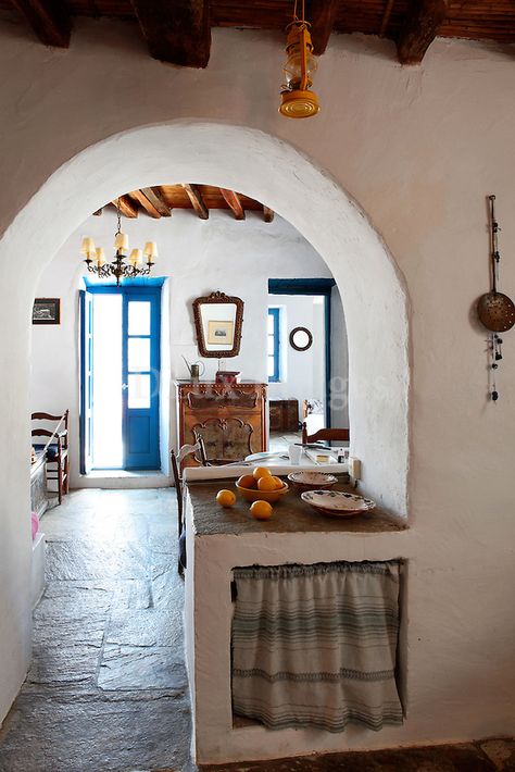 House of Barnstone: Serifos, Greece | DLux Images | Interior & Architectural Photography Meditterean House Interior, Italian House Interior, Greek House Interior, Stone Cabinets, Greece Homes, Greece House, Greek Decor, Casa Cook, Italy House