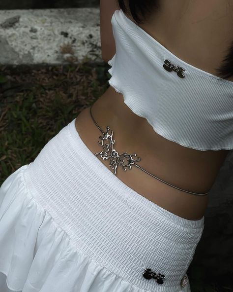 Belly Jewellery, Chain Outfit, Chains Aesthetic, Swimsuit Jewelry, Body Necklace, Jewelry Fancy, Waist Jewelry, Image Swag, Belly Jewelry