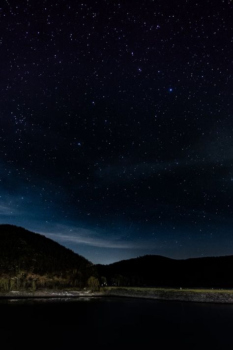 mountains under starry sky during nighttime photo – Free Germany Image on Unsplash Backgrounds Summer, Starry Night Wallpaper, Snap Photography, Moon Silhouette, Mountain Silhouette, Time Lapse Photography, Star Illustration, Background Images Wallpapers, Moon Photography