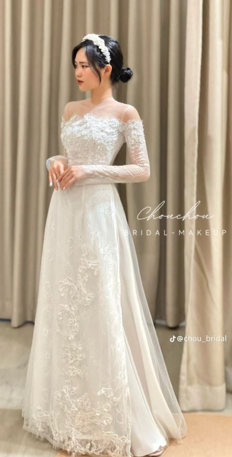 Traditional Vietnamese Wedding, Vietnamese Wedding Dress, Simple Elegant Wedding Dress, Minimal Wedding Dress, Vietnamese Wedding, Asian Wedding Dress, Classy Wedding Dress, Fancy Wedding Dresses, Fancy Dresses Long