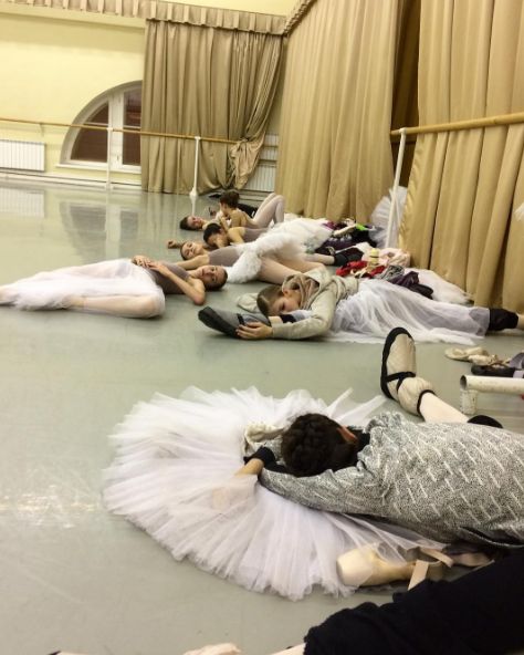 Happy Tutu Tuesday dancers!💗Raise of hands if Tuesdays got you feeling tired already?🙋Even the dancers at Vaganova Ballet Academy have been there before. #tututuesday #tired #ballet #ballerina #dancelife #tuesdays Vaganova Ballet, Vaganova Ballet Academy, Dance Hip Hop, Ballet Pictures, Dance Aesthetic, Ballet Aesthetic, Ballet Academy, Dance Dreams, Ballet Beauty