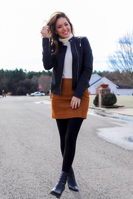 Mini Skirt Winter Outfit, Skirt With Tights Outfit, Skirt In Winter, Mini Skirt Outfit Winter, Mini Skirt Winter, Winter Mini Skirts, Short Skirts Outfits, Rok Outfit, Winter Mini Dresses