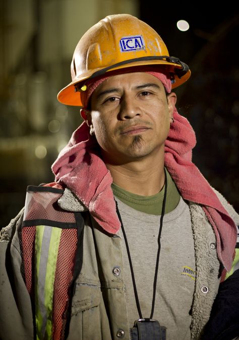 Mexican Construction Worker | by ©joseph marranca photographer Gifts For Construction Workers, Construction Outfit, Cholo Style, Show Gratitude, Mexican Men, City People, Construction Workers, Quilt Magazine, Moon Photography