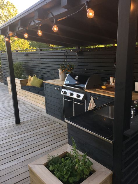 Small Garden Shed Ideas, Small Garden Shed, Outdoor Bbq Kitchen, Back Garden Design, Outdoor Kitchen Design Layout, Backyard Kitchen, Backyard Remodel, Patio Garden Design, Outdoor Kitchen Patio