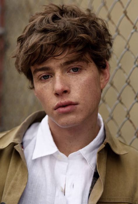 Curly Hair Freckles, Brown Hair Blue Eyes Boys, Brown Hair Brown Eyes Guy, Brown Hair And Freckles, Brown Hair And Grey Eyes, Brown Hair Male, Brown Eye Boys, Brown Hair Boy, Pelo Cafe