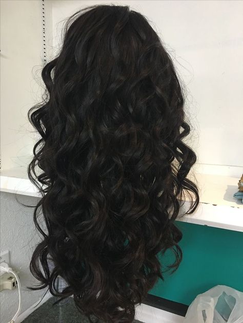 Black Curled Hair, Black Hair Perm, Long Curly Black Hair, Black Hair Curls, Shiny Black Hair, Curly Black Hair, Loose Curly Hair, Black Wavy Hair, Black Curls