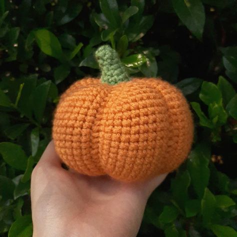 Pumpkin Crochet Pattern, Pumpkin Patterns Free, Pumpkin Crochet, Amigurumi Today, Cute Amigurumi, Fall Crochet Patterns, Crochet Fruit, Halloween Crochet Patterns, Beginner Crochet Projects