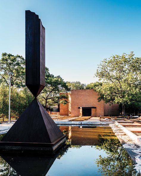 Rothko Chapel, Skylight Architecture, Texas Monthly, Dark Paintings, Philip Johnson, Texas Artist, New York Art, Entry Foyer, Urban Planning