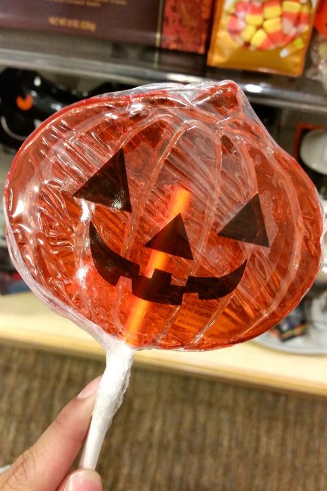 Pumpkin Lollipop, Lollipop Art, Photography Halloween, Fall Photography, Halloween Lovers, Pumpkin Candy, Spirit Of Halloween, Spooky Szn, Halloween 3