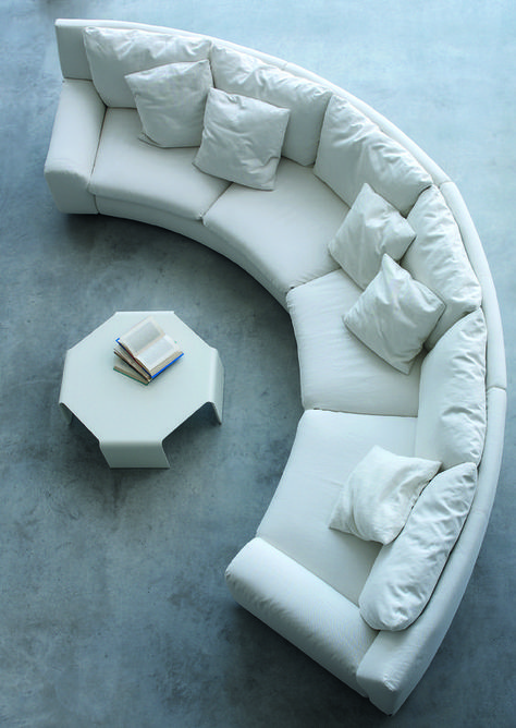 20 Round Couches That Will Steal The Show Curved Sofa Living Room, Round Couch, Cini Boeri, Beige Bank, Curved Couch, Ben Ben, Bank Design, Round Sofa, Living Room Sofa Design