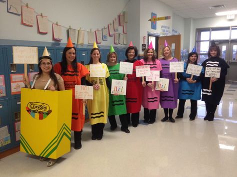 My awesome Second Grade team as the crayons from The Day the Crayons Quit-character dress up Play Doh Costume, Book Character Parade, College Halloween Parties, The Day The Crayons Quit, Day The Crayons Quit, Book Characters Dress Up, Book Parade, Diy Group Halloween Costumes