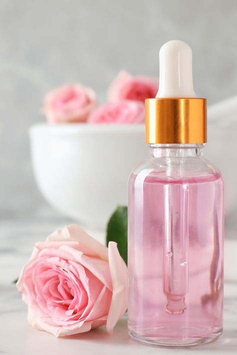 For hundreds of years, distilled roses have been used for ceremonial, cosmetic, and medicinal purposes. Perhaps that's why they're called the "king of flowers." 🌹🥀 Rose Medicine, Rosewater For Skin, Rose Water Uses Skincare, Water Benefits For Skin, Rose Water Product Photography, Rose Water Skincare, Rose Skincare, Nontoxic Skincare, Rose Perfume