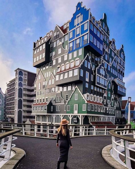 Only 15 mins by train from Amsterdam, Zaandam is a MUST visit town Amsterdam Tourist, Coolest Hotels, Amsterdam Pictures, Earth City, Paris Travel Photography, Europe Travel Outfits, Virtual Travel, Europe Photos, Netherlands Travel