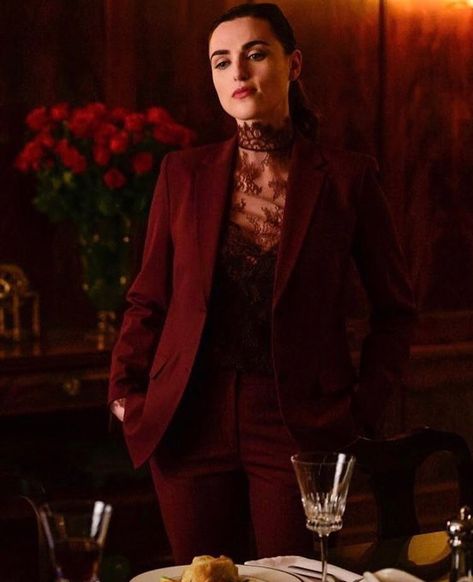 Jessy Nelson, Looks Kate Middleton, Lena Luthor, Katie Mcgrath, Woman Suit Fashion, Red Suit, Girl Crushes, Fancy Outfits, Suit Fashion