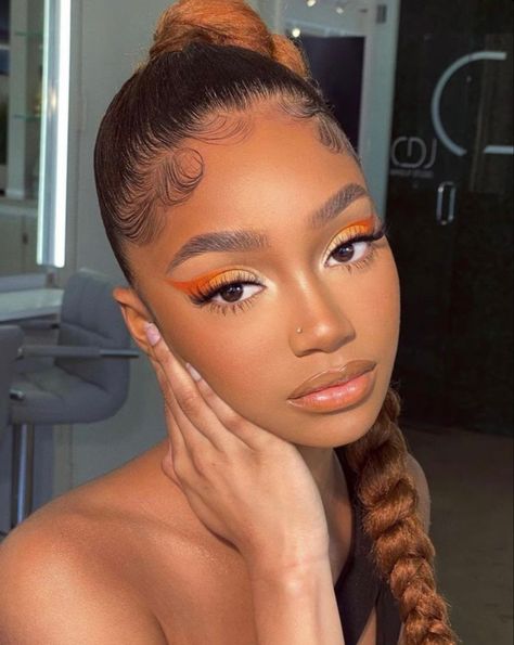 Orange Eyeshadow Looks, Prom Makeup For Brown Eyes, Fall Eyeshadow Looks, Fashion Show Makeup, Orange Eye Makeup, Orange Eyeshadow, Orange Makeup, Soft Makeup Looks, Prom Makeup Looks