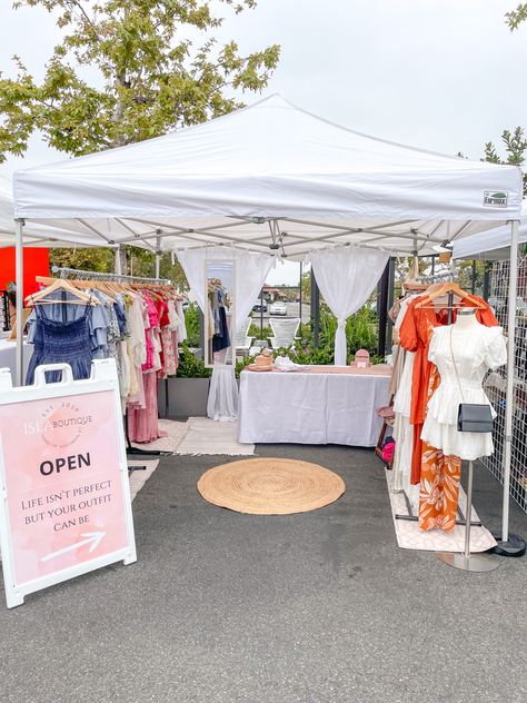 Pop Up Tent Boutique Ideas, Online Boutique Set Up Ideas, Vendor Booth Clothing Rack, Outdoor Vendor Booth Ideas Tent, Clothing Rack Pop Up Shop, Pop Up Shop Table Display Ideas For Clothing, Clothing Store Pop Up, Tent Boutique Ideas, Clothing Stall Ideas