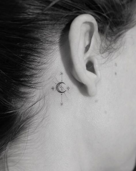 Star Tattoos Behind Ear, Piercings Face, Behind Ear Tattoos, Tattoo Behind Ear, Dr Woo, Sun And Moon Tattoo, Neck Tattoos Women, Face Piercings, Inspiration Tattoos