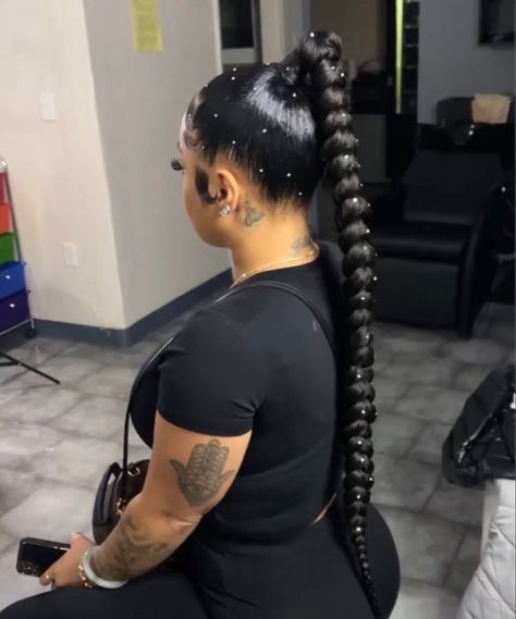 Pin: @vibeewtatii ‘ 💙 follow for more fire pins! 🦋 #hairstyles ✨ #ponytail ☕️ #hair 🤍 Long Ponytail Hairstyles, Hair Inspired, Weave Ponytail Hairstyles, Sleek Ponytail Hairstyles, Black Ponytail Hairstyles, Cute Box Braids Hairstyles, Quick Braided Hairstyles, Braided Ponytail Hairstyles, Hair Ponytail Styles