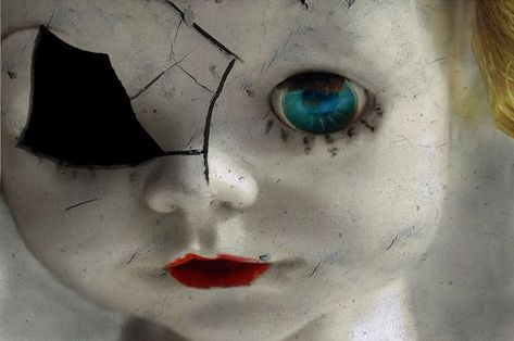 broken memories Porcelain Mask, Porcelain Dolls Value, Doll Halloween Costume, Broken Doll, Creepy Doll, Doll Aesthetic, Scary Dolls, Haunted Dolls, China Dolls