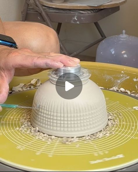 Hsin-Chuen Lin on Instagram: "757. Carving texture on a Teabowl/Chawan. Watch the detail on my YouTube channel: https://www.youtube.com/watch?v=mf2p_COm414" Ceramic Carving Designs, Pottery Wheel Videos, Relief Carving In Clay, Pottery Carving Ideas, Wheel Thrown Ceramic Sculpture, Carving Clay, Pottery Texture, Surface Decorations, Ceramic Videos