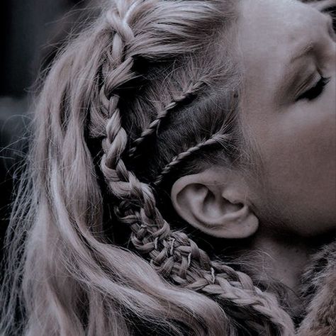 Viking Aesthetic, Astrid Hofferson, Viking Braids, Boxer Braids, Targaryen Aesthetic, Viking Woman, Aesthetic Women, Fashion Hair, Character Aesthetic